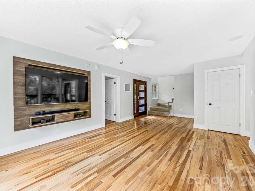 48 Merrell Road, Leicester, NC 28748.  MLS# CAR4377319, YatesRealty ID 22961. 