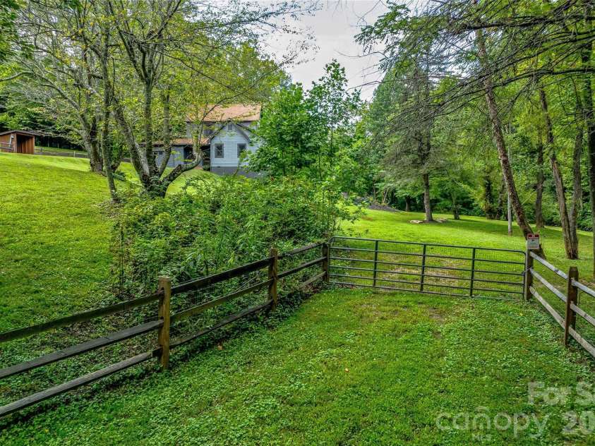 48 Merrell Road, Leicester, NC 28748.  MLS# CAR4377319, YatesRealty ID 22961. 