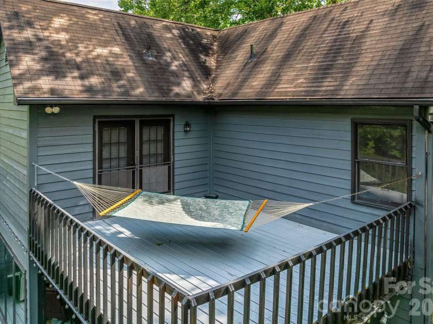 48 Merrell Road, Leicester, NC 28748.  MLS# CAR4377319, YatesRealty ID 22961. 