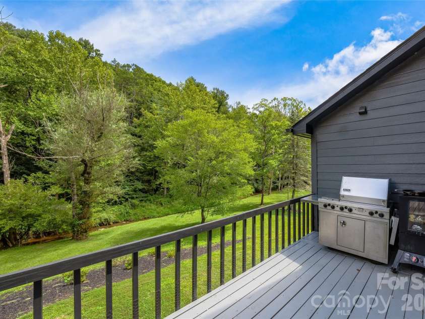 48 Merrell Road, Leicester, NC 28748.  MLS# CAR4377319, YatesRealty ID 22961. 