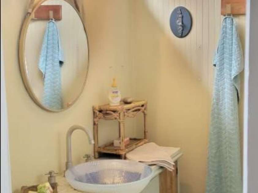 105 Central Avenue, Belmont, NC 28012.  MLS# CAR4261453, YatesRealty ID 22962. 