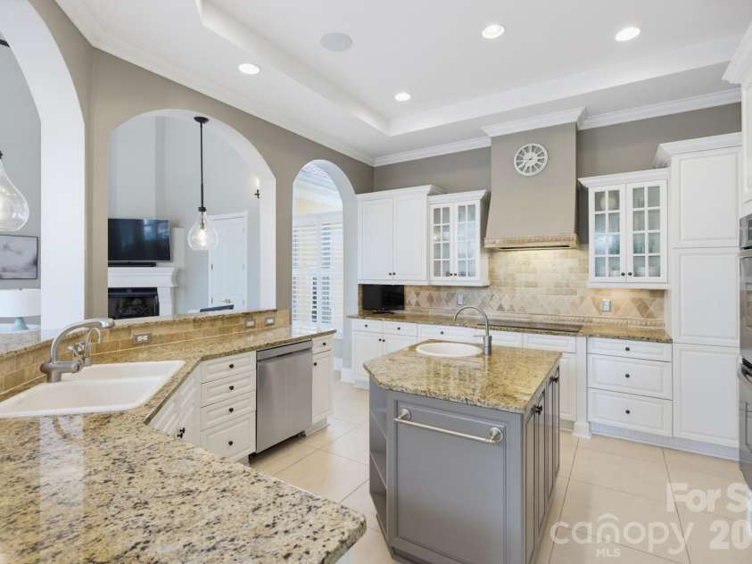 149 Vista Bluff Lane, Mooresville, NC 28117.  MLS# CAR4417255, YatesRealty ID 22962. 