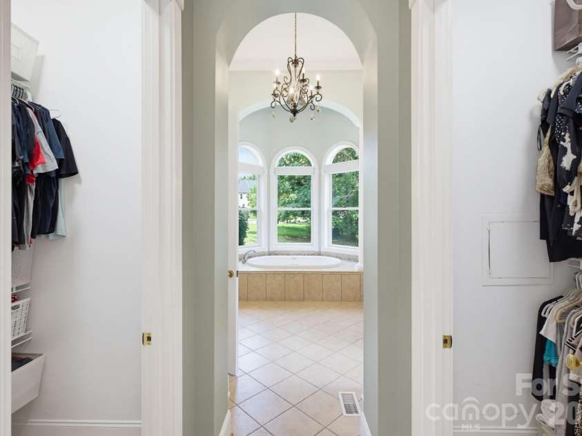 149 Vista Bluff Lane, Mooresville, NC 28117.  MLS# CAR4417255, YatesRealty ID 22962. 