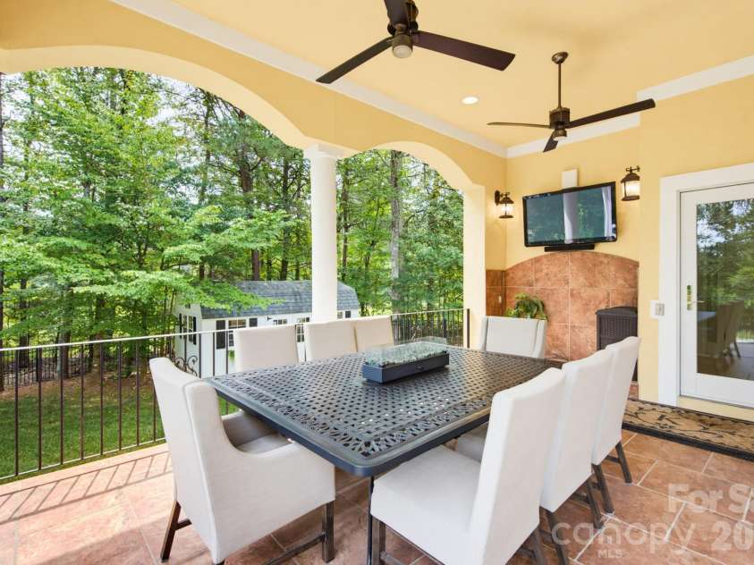 149 Vista Bluff Lane, Mooresville, NC 28117.  MLS# CAR4417255, YatesRealty ID 22962. 