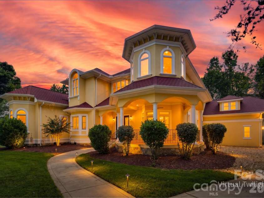 149 Vista Bluff Lane, Mooresville, NC 28117.  MLS# CAR4417255, YatesRealty ID 22962. 