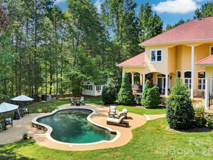 149 Vista Bluff Lane, Mooresville, NC 28117.  MLS# CAR4417255, YatesRealty ID 22962. 