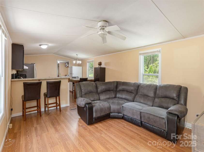 5 Shenandoah Road, Asheville, NC 28805.  MLS# CAR4275353, YatesRealty ID 22963. 