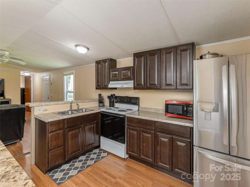 5 Shenandoah Road, Asheville, NC 28805.  MLS# CAR4275353, YatesRealty ID 22963. 