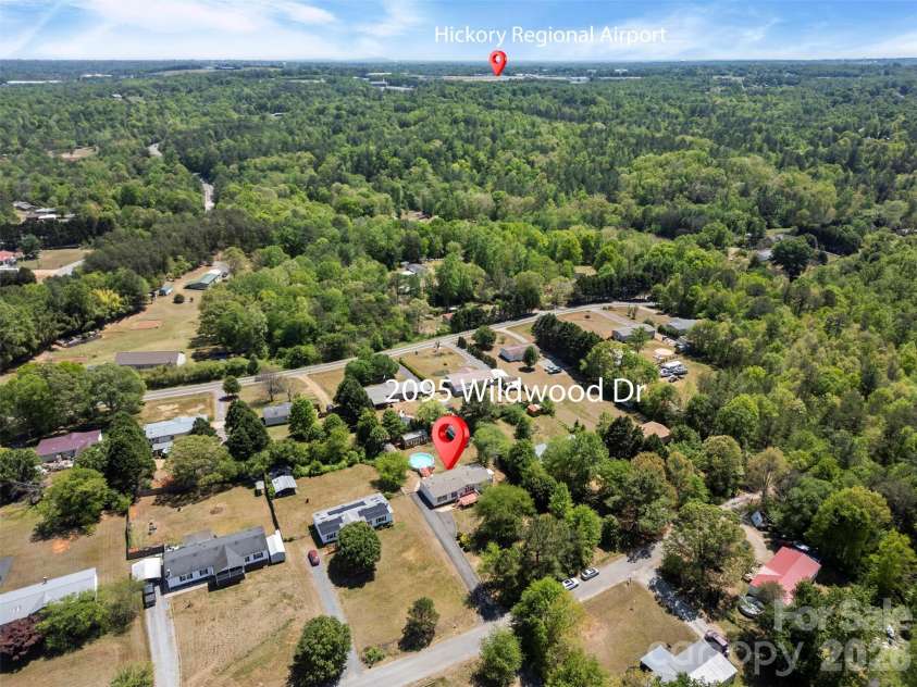 2095 Wildwood Drive, Hickory, NC 28601.  MLS# CAR4371479, YatesRealty ID 22964. 
