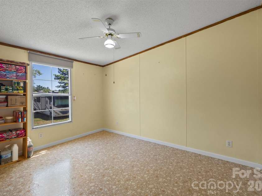 2095 Wildwood Drive, Hickory, NC 28601.  MLS# CAR4371479, YatesRealty ID 22964. Bedroom 2