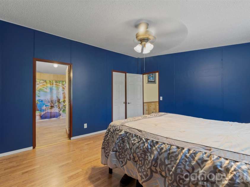 2095 Wildwood Drive, Hickory, NC 28601.  MLS# CAR4371479, YatesRealty ID 22964. Master Bedroom