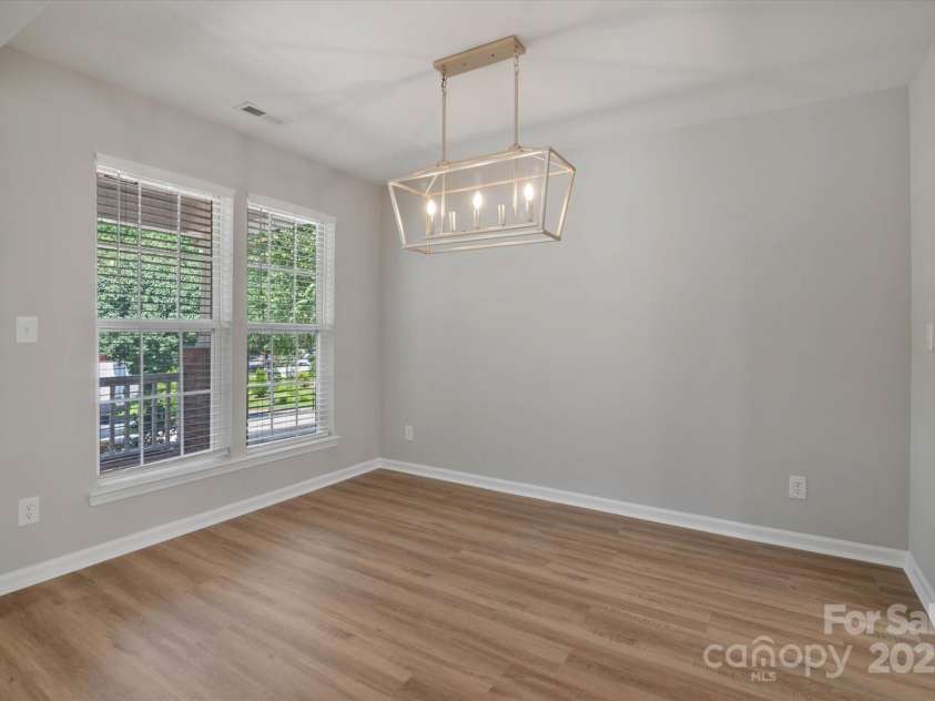 8343 Highlander Court, Charlotte, NC 28269.  MLS# CAR4273780, YatesRealty ID 22964. Large Dining Room!
