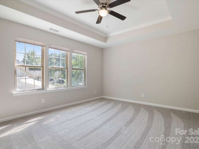 8343 Highlander Court, Charlotte, NC 28269.  MLS# CAR4273780, YatesRealty ID 22964. Primary Suite With Natural Lighting!