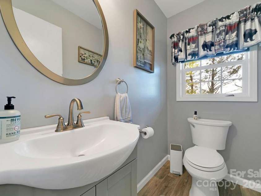 259 Dvdegi Court, Brevard, NC 28712.  MLS# CAR4248889, YatesRealty ID 22965. Half bath on main level