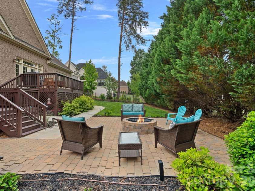 337 Bent Tree Drive, Stanley, NC 28164.  MLS# CAR4377289, YatesRealty ID 22965. 