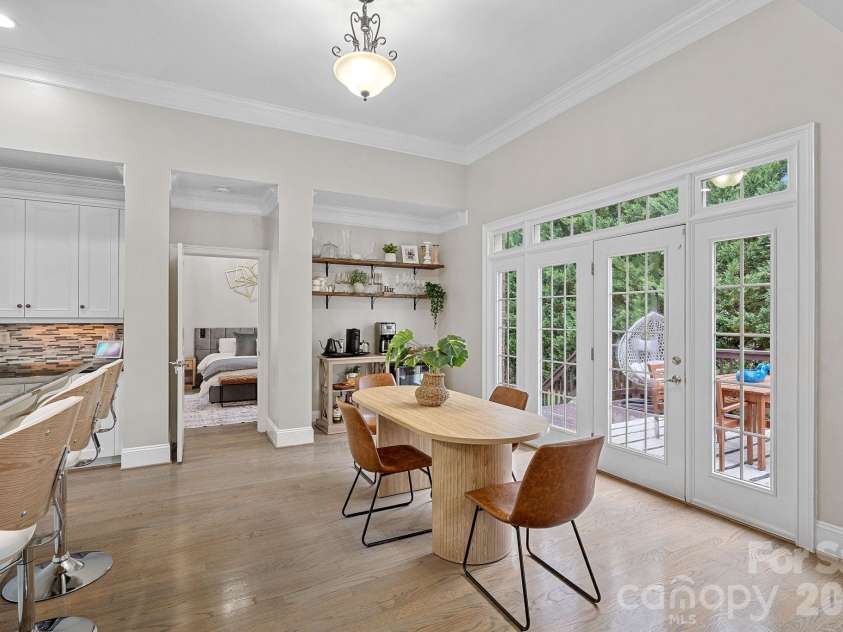 337 Bent Tree Drive, Stanley, NC 28164.  MLS# CAR4377289, YatesRealty ID 22965. Bright and airy dinette/breakfast nook with room for a coffee/tea bar. 
