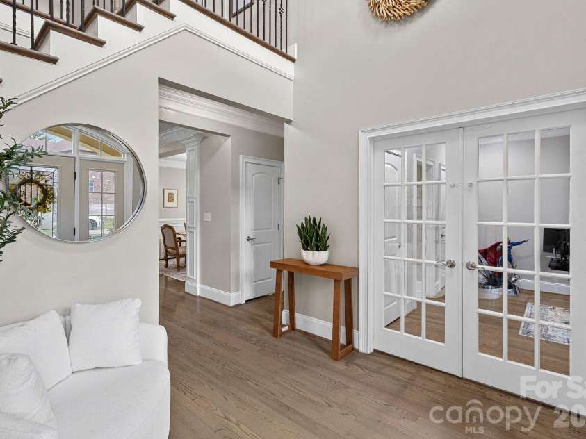 337 Bent Tree Drive, Stanley, NC 28164.  MLS# CAR4377289, YatesRealty ID 22965. Bright, open entryway with high ceilings and view of the office/optional bedroom. 