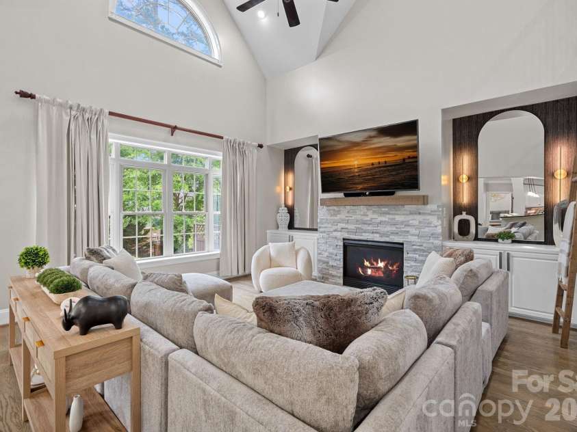 337 Bent Tree Drive, Stanley, NC 28164.  MLS# CAR4377289, YatesRealty ID 22965. Enjoy relaxing in the beautiful two story great room right off the kitchen!