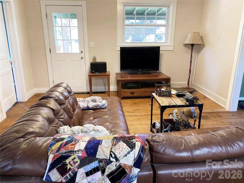 24 Ridge Avenue, Asheville, NC 28803.  MLS# CAR4321438, YatesRealty ID 22966. 