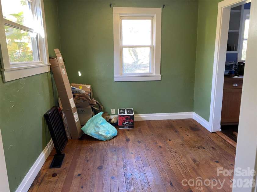 24 Ridge Avenue, Asheville, NC 28803.  MLS# CAR4321438, YatesRealty ID 22966. 