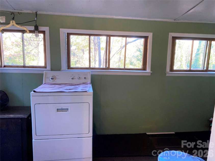 24 Ridge Avenue, Asheville, NC 28803.  MLS# CAR4321438, YatesRealty ID 22966. 