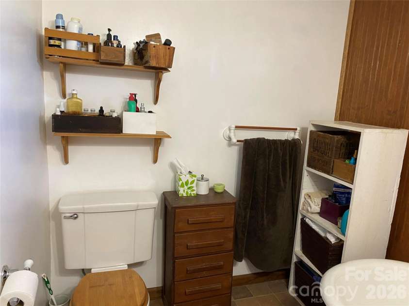 24 Ridge Avenue, Asheville, NC 28803.  MLS# CAR4321438, YatesRealty ID 22966. 