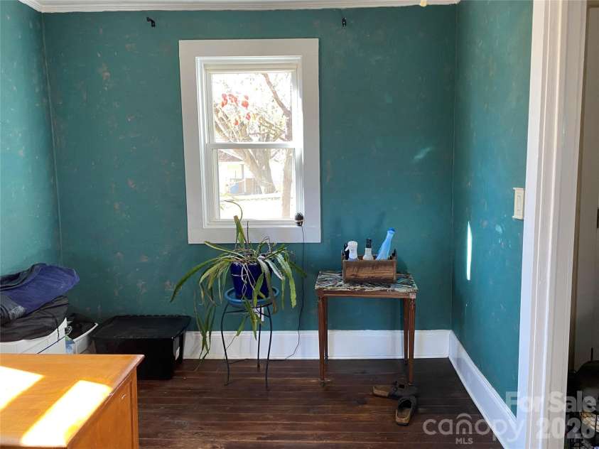 24 Ridge Avenue, Asheville, NC 28803.  MLS# CAR4321438, YatesRealty ID 22966. 
