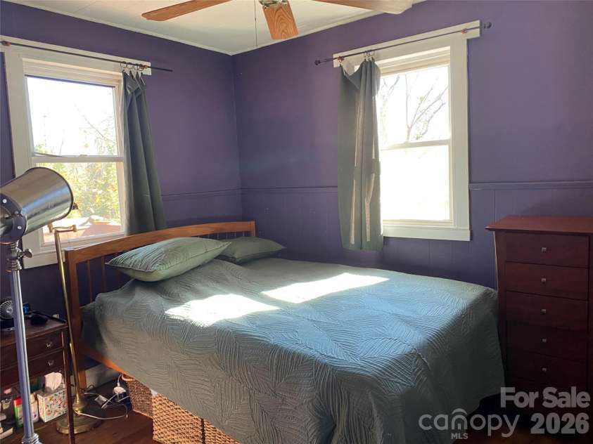 24 Ridge Avenue, Asheville, NC 28803.  MLS# CAR4321438, YatesRealty ID 22966. 