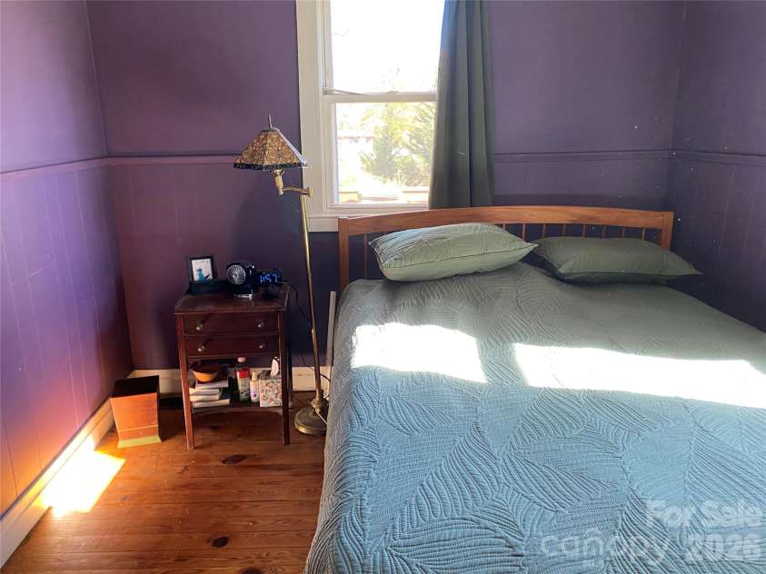 24 Ridge Avenue, Asheville, NC 28803.  MLS# CAR4321438, YatesRealty ID 22966. 