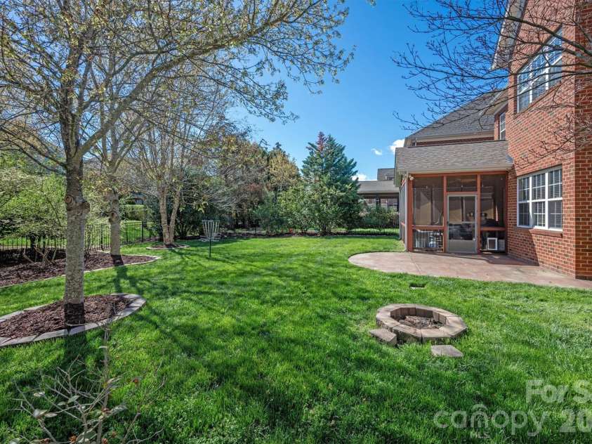 4936 Hawk Shadow Lane, Charlotte, NC 28277.  MLS# CAR4372746, YatesRealty ID 22967. 