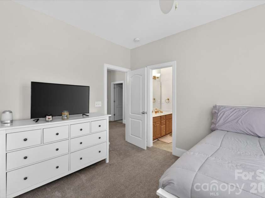 4936 Hawk Shadow Lane, Charlotte, NC 28277.  MLS# CAR4372746, YatesRealty ID 22967. 