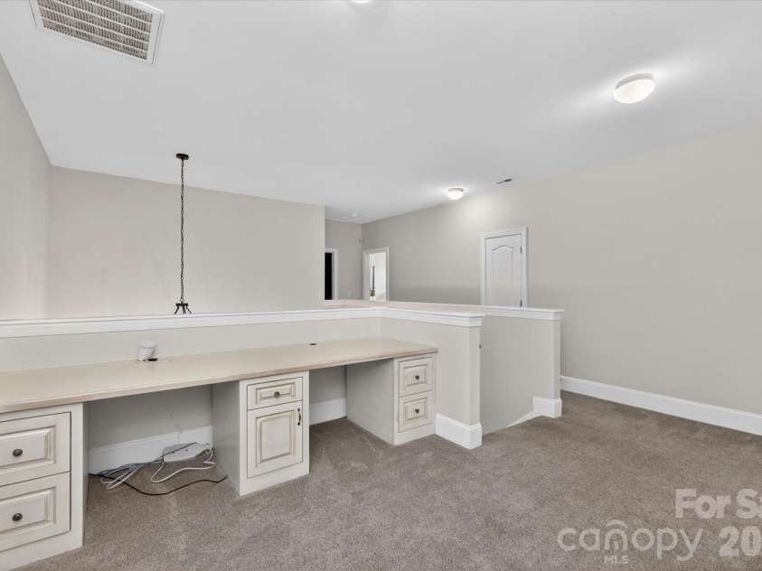 4936 Hawk Shadow Lane, Charlotte, NC 28277.  MLS# CAR4372746, YatesRealty ID 22967. Built in Work/Study Units