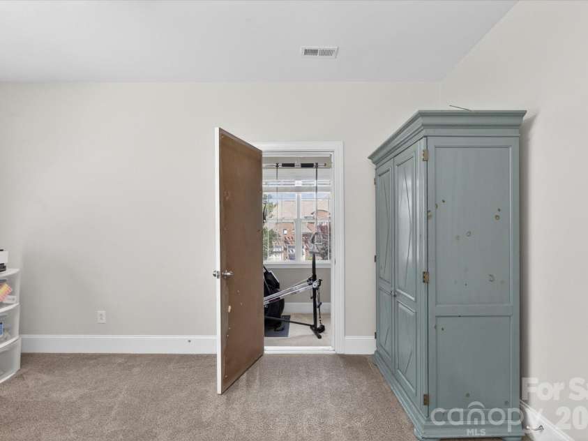 4936 Hawk Shadow Lane, Charlotte, NC 28277.  MLS# CAR4372746, YatesRealty ID 22967. Finished storage/Flex Space