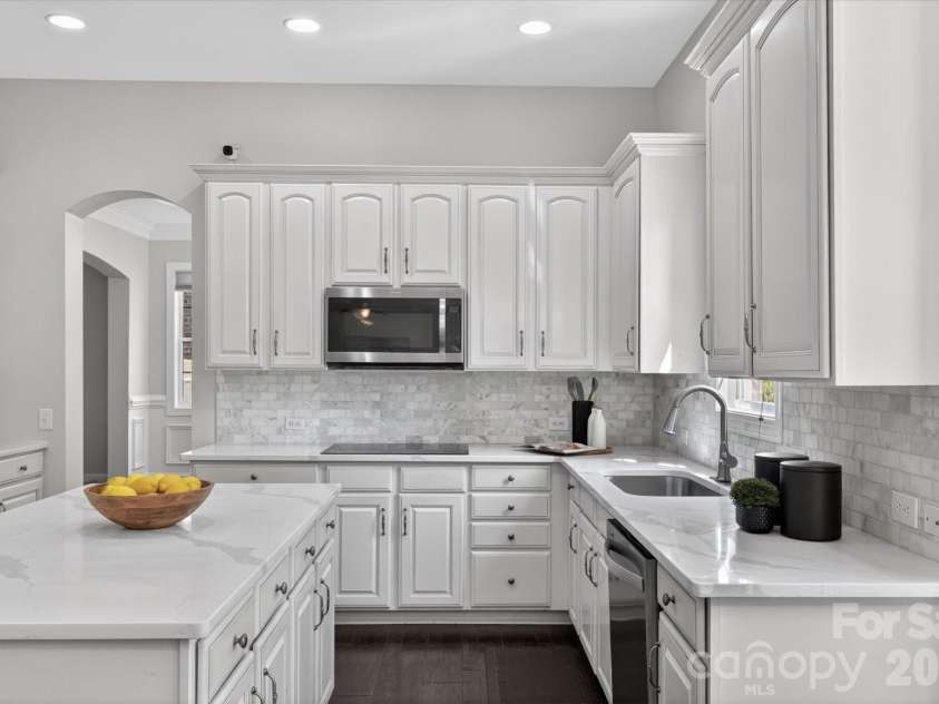 4936 Hawk Shadow Lane, Charlotte, NC 28277.  MLS# CAR4372746, YatesRealty ID 22967. New Quartz and Backsplash 2026
