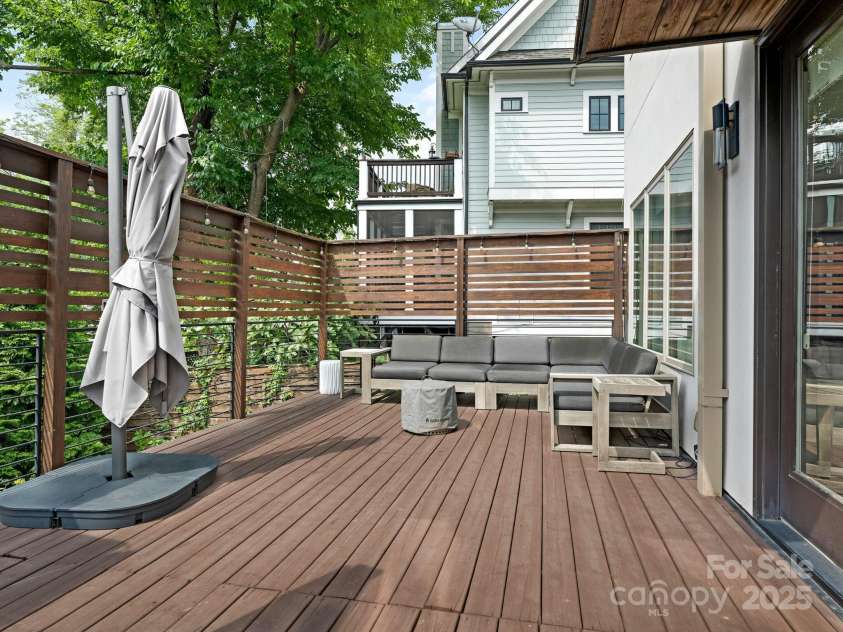 628 Cherry Street, Charlotte, NC 28204.  MLS# CAR4275125, YatesRealty ID 22967. Enclosed Deck