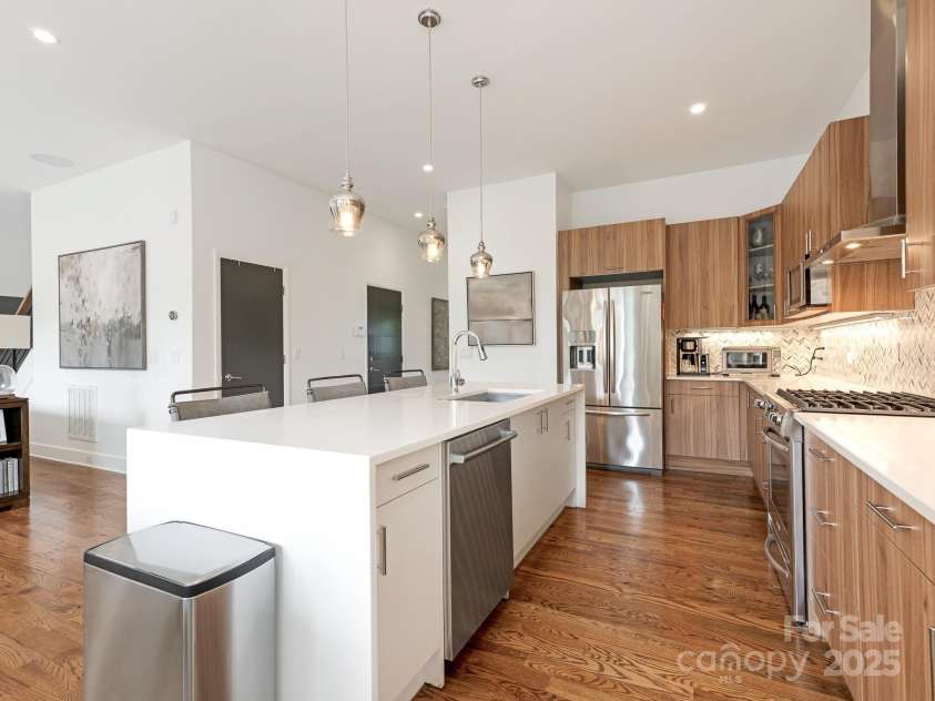 628 Cherry Street, Charlotte, NC 28204.  MLS# CAR4275125, YatesRealty ID 22967. Kitchen