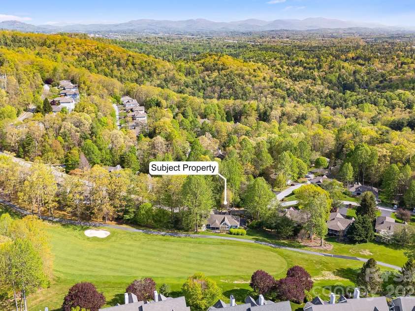 118 Broadmoor Drive, Flat Rock, NC 28731.  MLS# CAR4275218, YatesRealty ID 22968. Experience beautiful views in this luxuriously updated home.