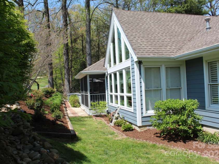 118 Broadmoor Drive, Flat Rock, NC 28731.  MLS# CAR4275218, YatesRealty ID 22968. The HOA maintains covers roof, siding, paint, lawn care, erosion control, gutter cleaning, pest inspections, snow removal on main roads, garbage collection & more.