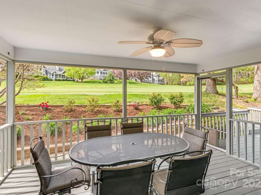 118 Broadmoor Drive, Flat Rock, NC 28731.  MLS# CAR4275218, YatesRealty ID 22968. There is plenty of room to gather here for meals.