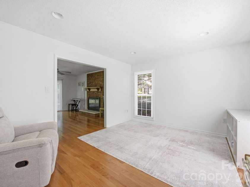 8729 Totteridge Drive, Charlotte, NC 28277.  MLS# CAR4380415, YatesRealty ID 22968. 