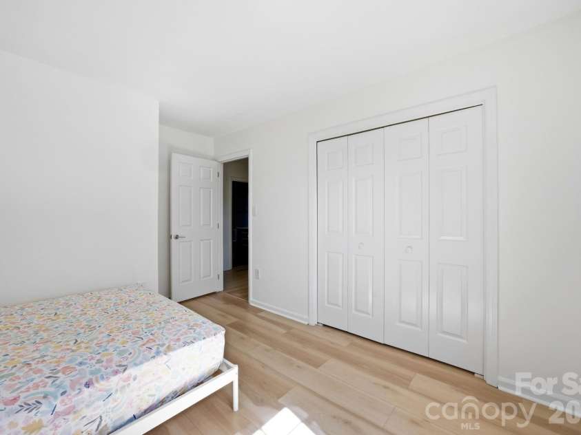 8729 Totteridge Drive, Charlotte, NC 28277.  MLS# CAR4380415, YatesRealty ID 22968. 