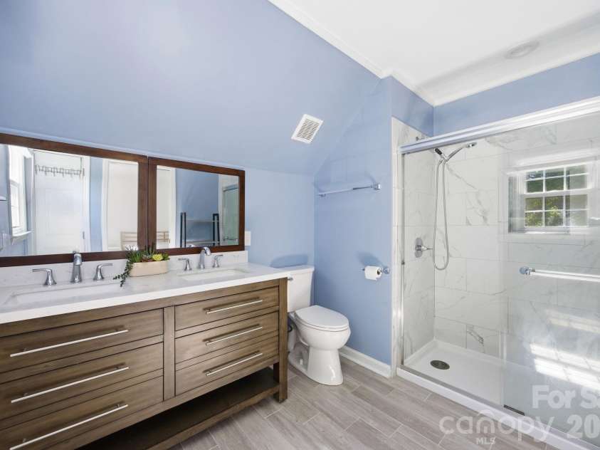 8729 Totteridge Drive, Charlotte, NC 28277.  MLS# CAR4380415, YatesRealty ID 22968. 
