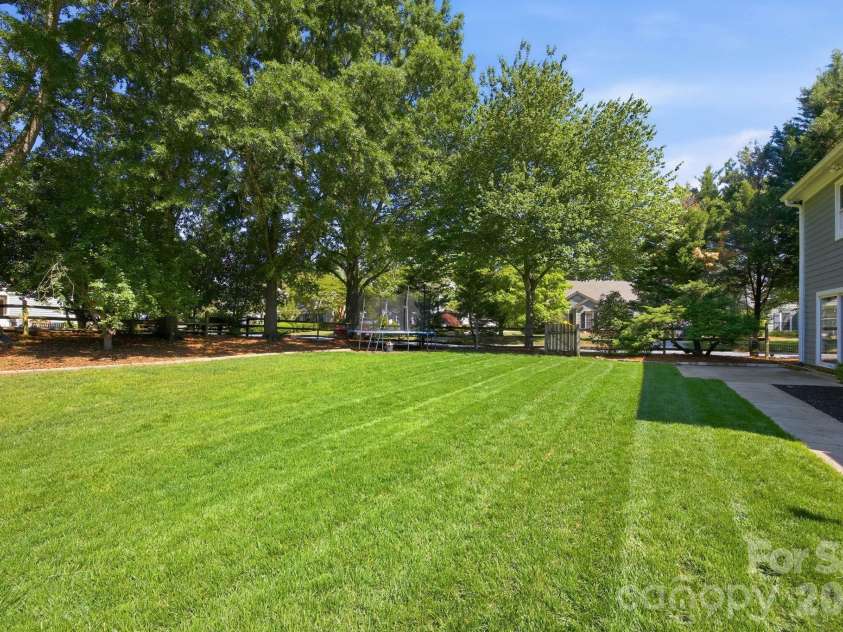 8729 Totteridge Drive, Charlotte, NC 28277.  MLS# CAR4380415, YatesRealty ID 22968. 