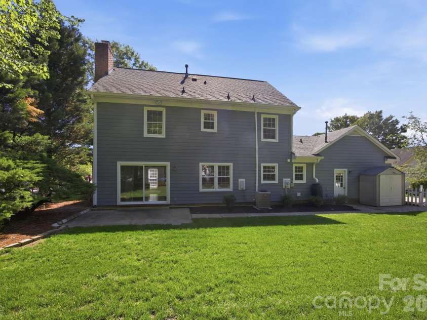 8729 Totteridge Drive, Charlotte, NC 28277.  MLS# CAR4380415, YatesRealty ID 22968. 