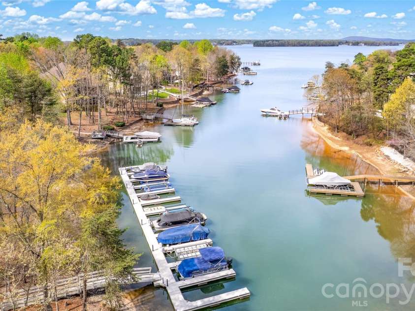 141 Stonewall Beach Lane, Mooresville, NC 28117.  MLS# CAR4356784, YatesRealty ID 22969. 