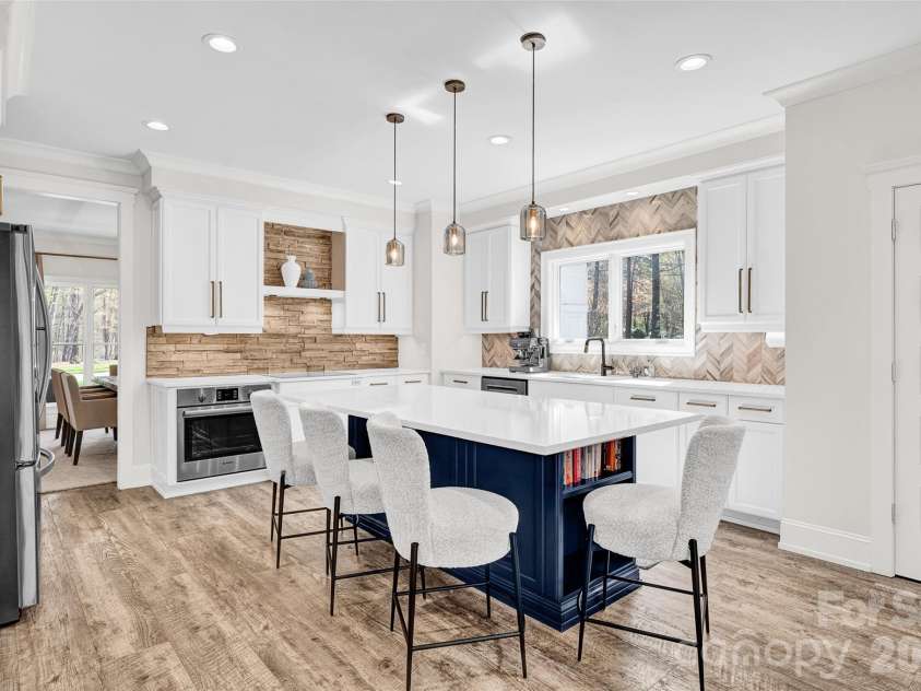 141 Stonewall Beach Lane, Mooresville, NC 28117.  MLS# CAR4356784, YatesRealty ID 22969. Kitchen
