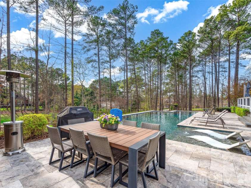 141 Stonewall Beach Lane, Mooresville, NC 28117.  MLS# CAR4356784, YatesRealty ID 22969. Outdoor dining