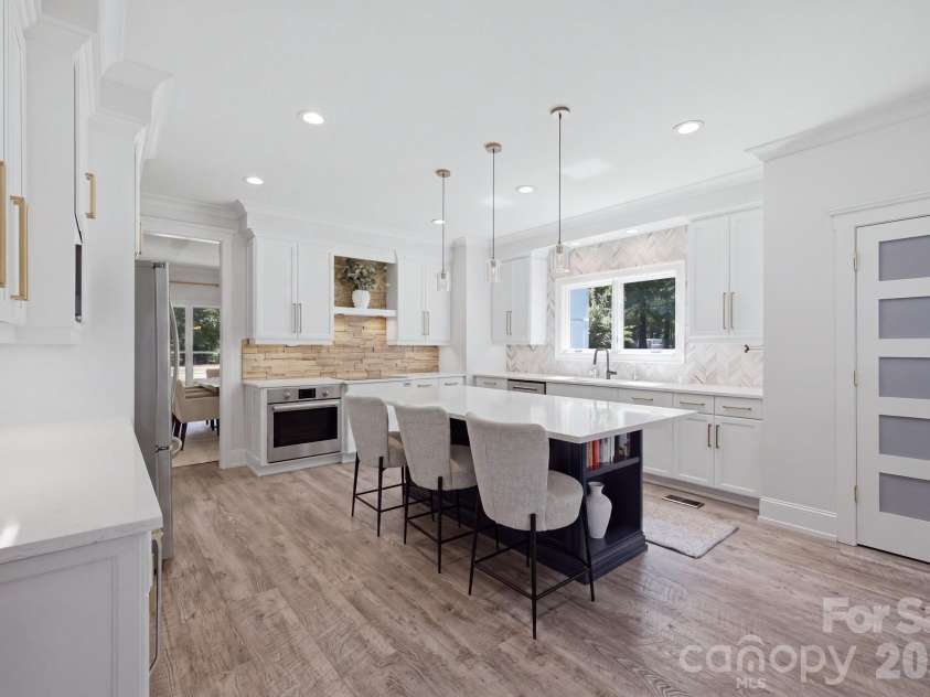 141 Stonewall Beach Lane, Mooresville, NC 28117.  MLS# CAR4419196, YatesRealty ID 22969. 