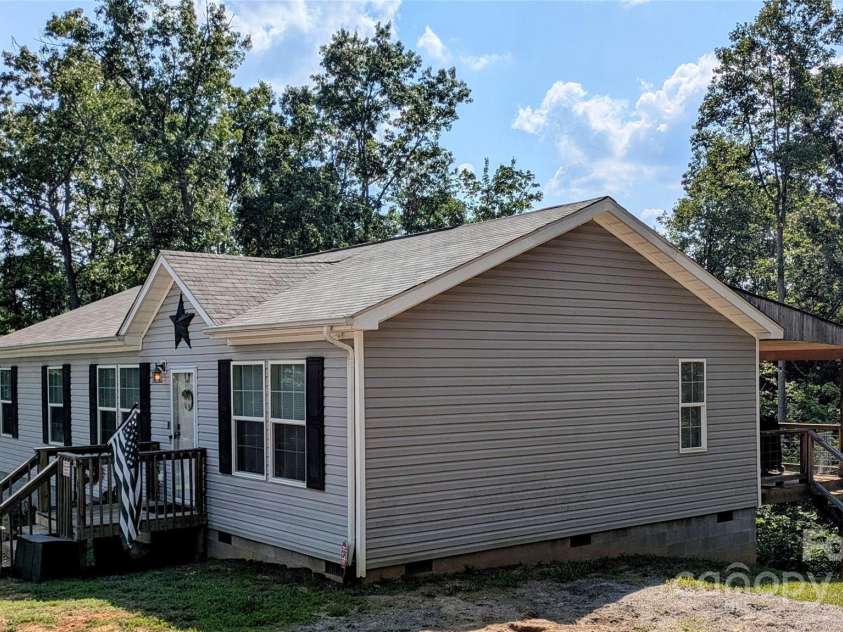 201 Smoky Mountain Drive, Marion, NC 28752.  MLS# CAR4267267, YatesRealty ID 22969. 