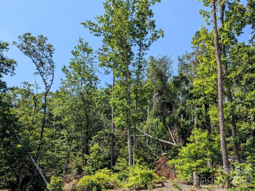 201 Smoky Mountain Drive, Marion, NC 28752.  MLS# CAR4267267, YatesRealty ID 22969. 